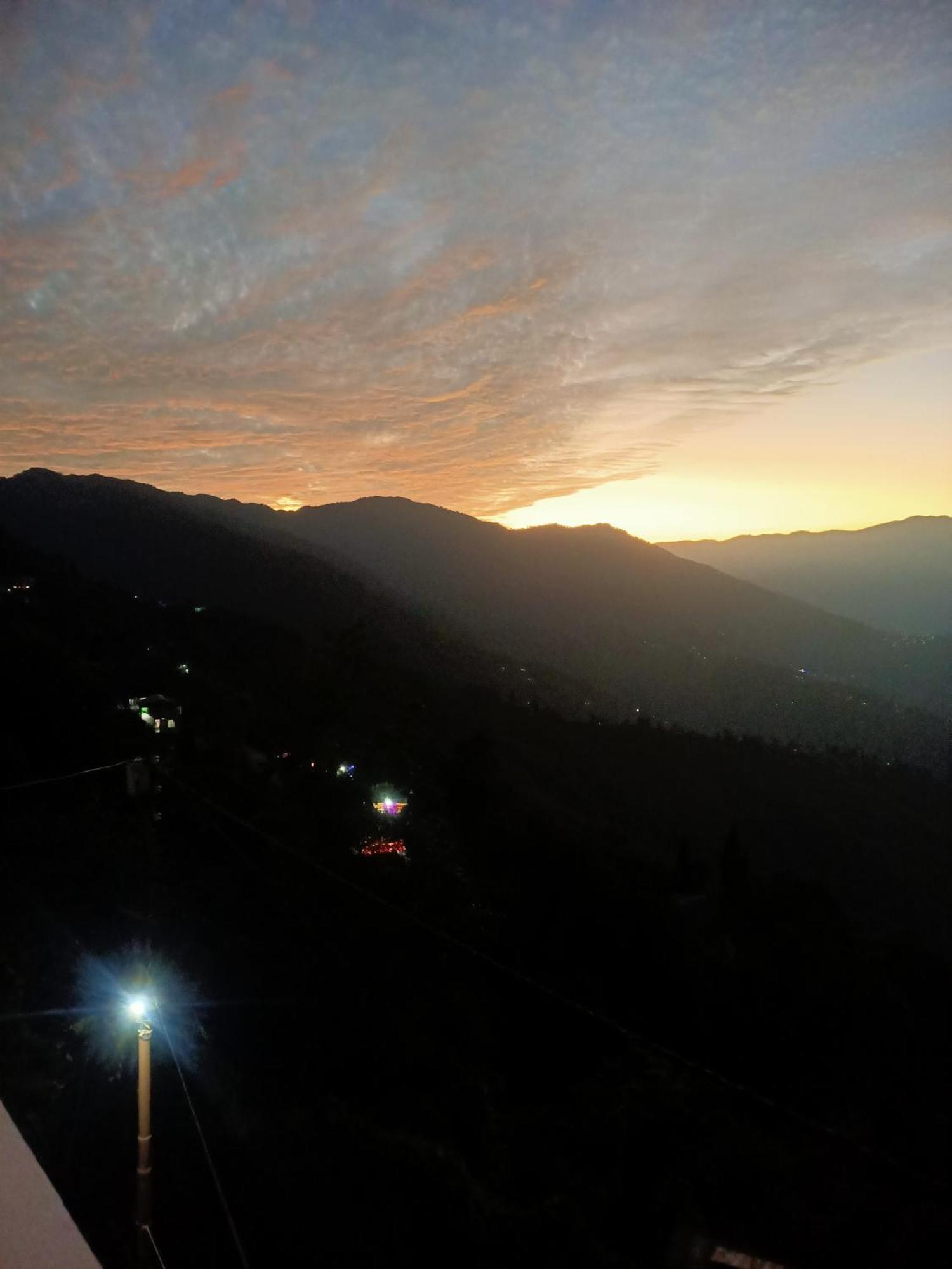 The Sunset Nest Offbeat Homestay Νταρτζίλινγκ Εξωτερικό φωτογραφία